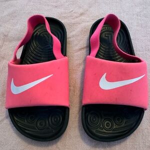 Nike toddler girl slides sandals, hot pink, flip flops, summer pool, size 9
